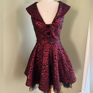 Tatyana Retro Metallic Brocade Fit/Flare Dress.Red/black w/crinoline. XS/S